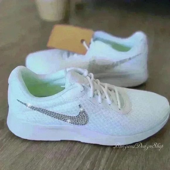 Bling Womens Nike White Tanjun Shoe Customized with Swarovski Crystal Rhinestone - Picture 3 of 9